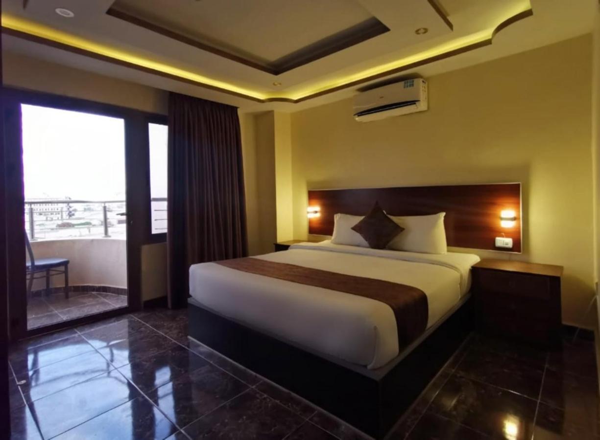 Taj Hotel Aqaba Exteriör bild